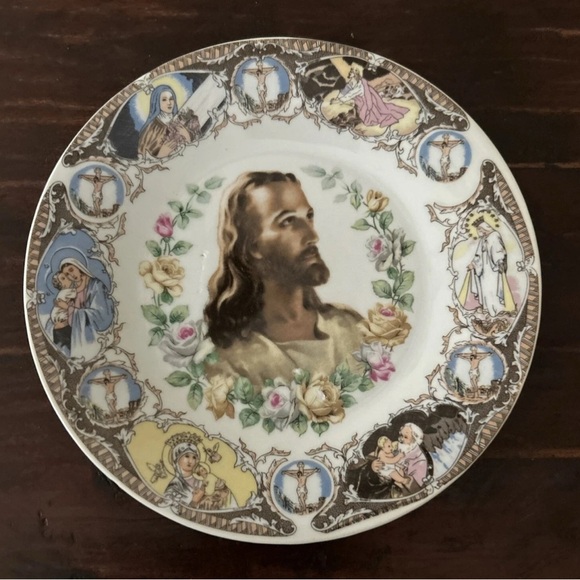 Decorative Religious  Plate with Religious Imagery - Picture 6 of 7